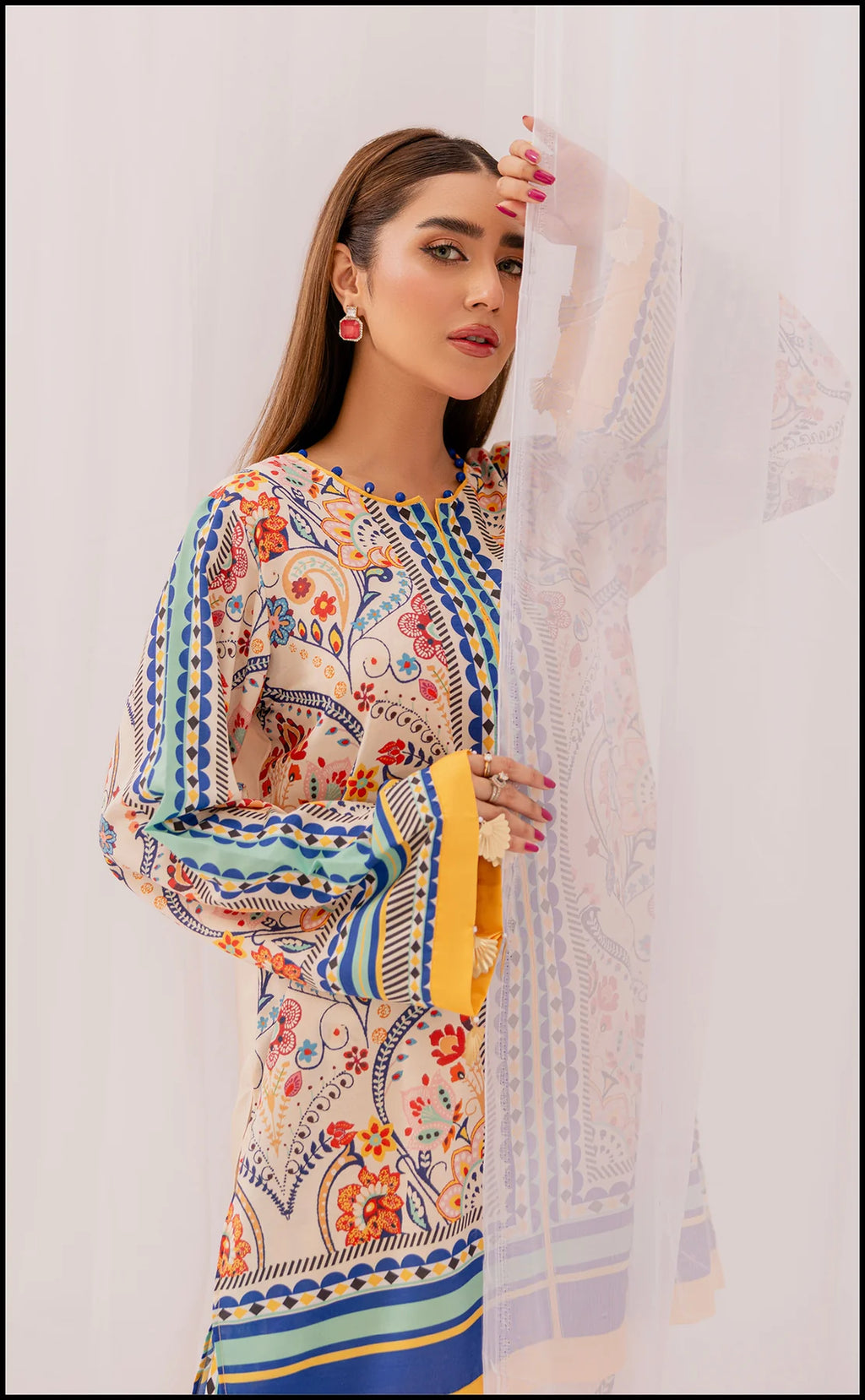 Dazzling printed separate set in lawn silk fabric